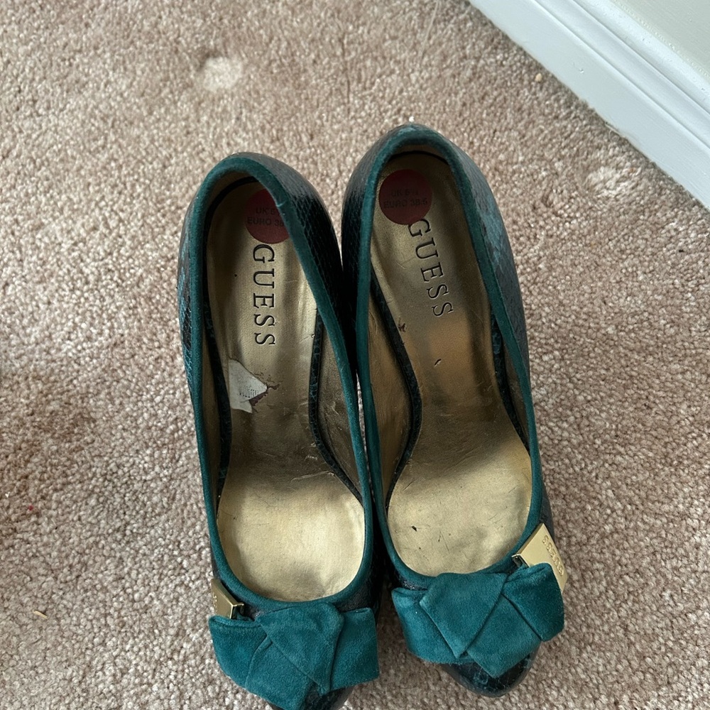 GUESS Turquoise Snake Pattern Heels - Picture 2 of 3